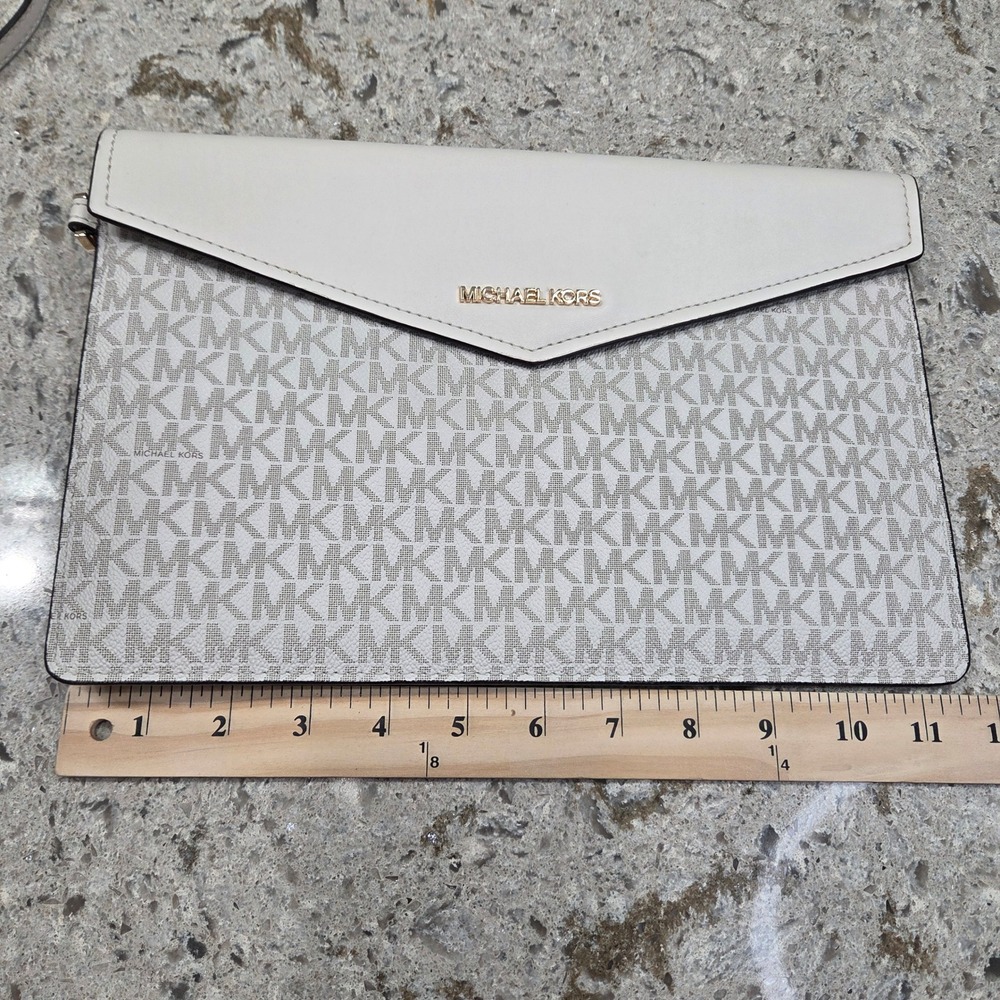 NWT Michael Kors 3-in-1 Crossbody Clutch Set Vanilla Monogram Gold Hardware - Picture 5 of 13